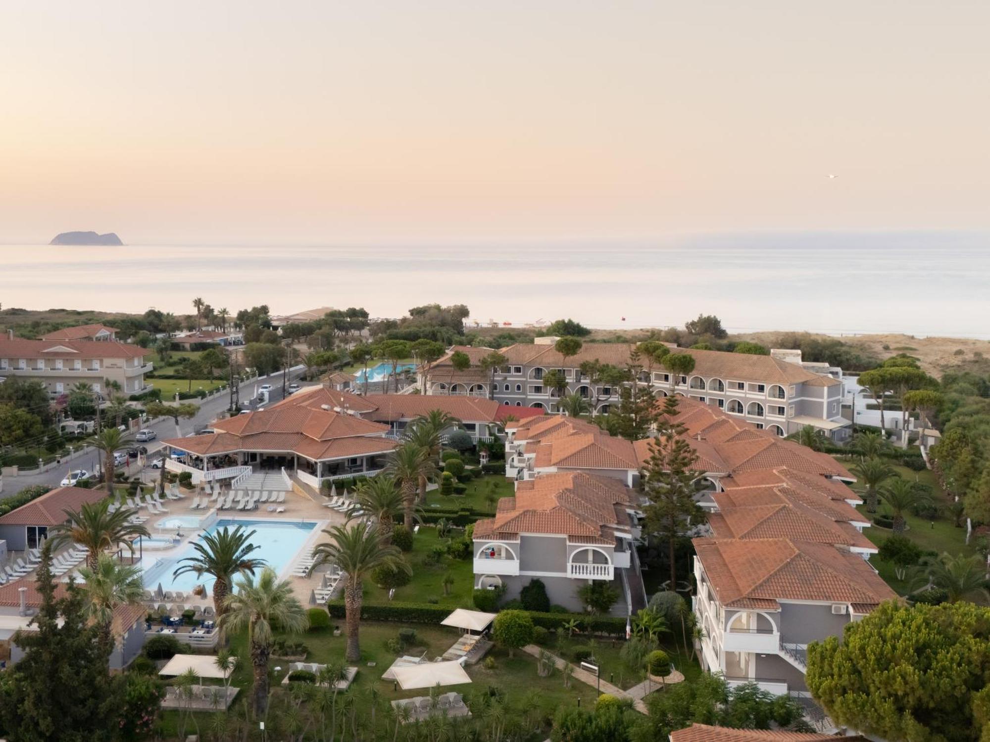 Golden Sun Hotel Kalamáki Kültér fotó